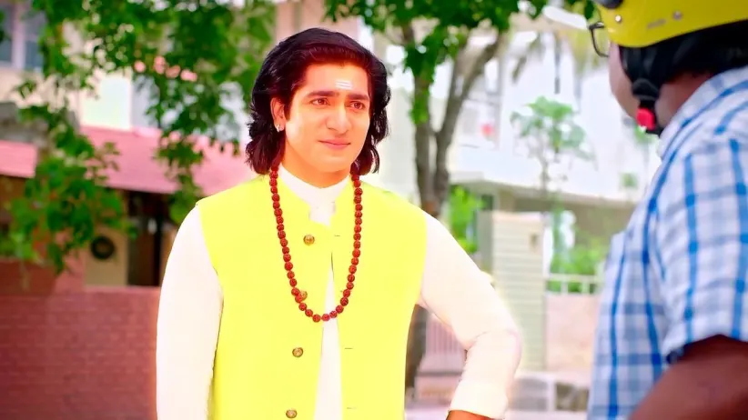 Girija Beats up the Goons