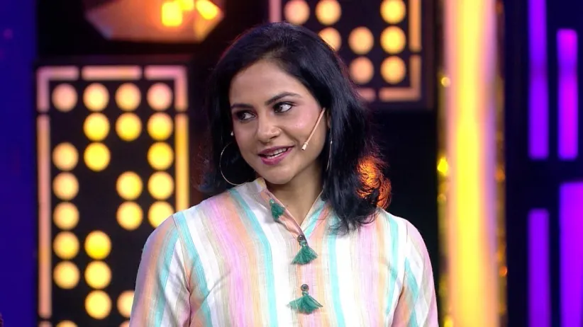 Team Ninaithale Inikkum Grace the Show