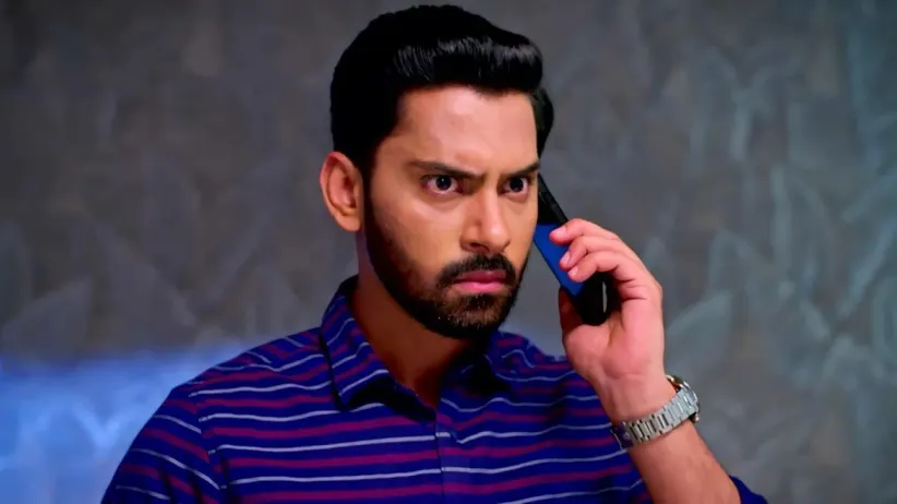 Siri Confiscates Deepika's Phone