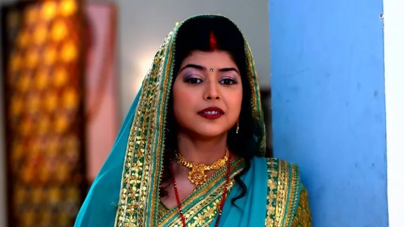 Meenakshi Adds Spice to the Milk for Bablu