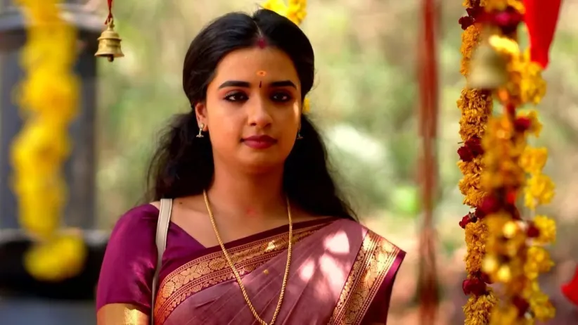 Shalini Makes Sushmita Meditate