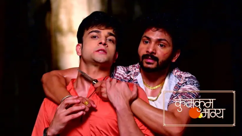 Veera Holds Prachi and Others Captive