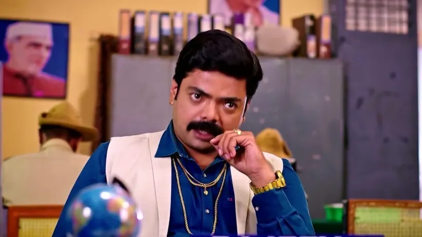 A Politician Tries to Bribe Shiva Prasad