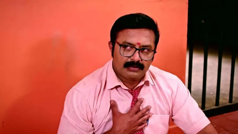 Shiva Prasad Refuses to Pay Bribes | Bhoomige Bandha Bhagavantha