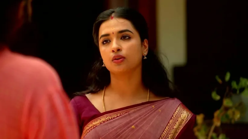 Sharika Threatens Vijayalakshmi