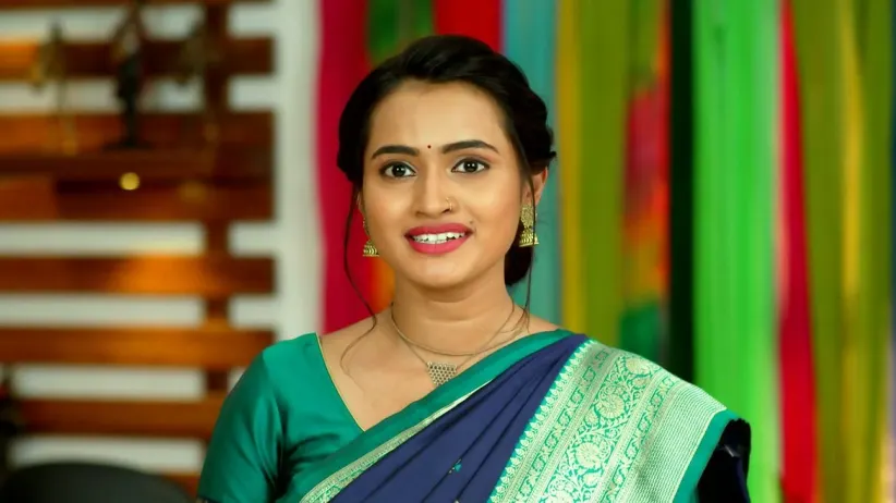 Veena Meets Prabhas Due to Raghunath