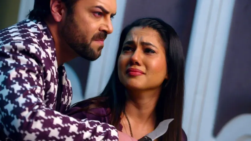 Prithvi Holds Kritika Captive