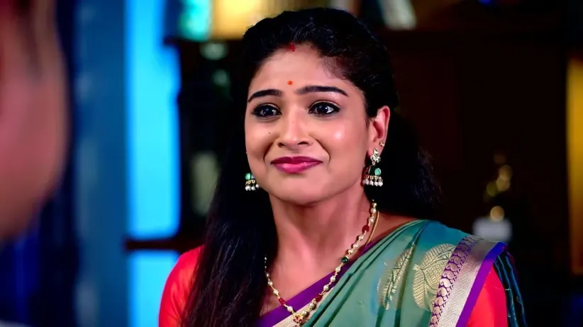 Madhav Gives Flowers to Tulasi