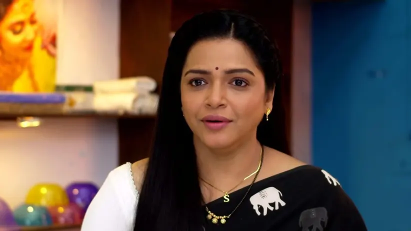 Shilpi Tries to Talk to Prakash