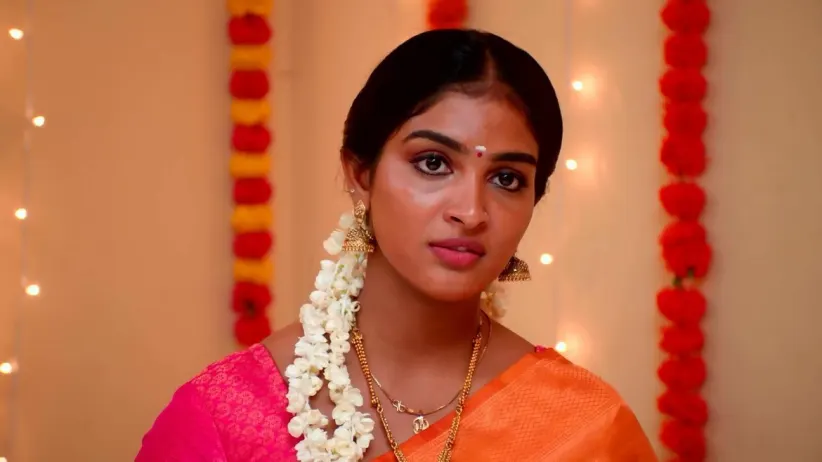 Meenakshi Reassures Deepa