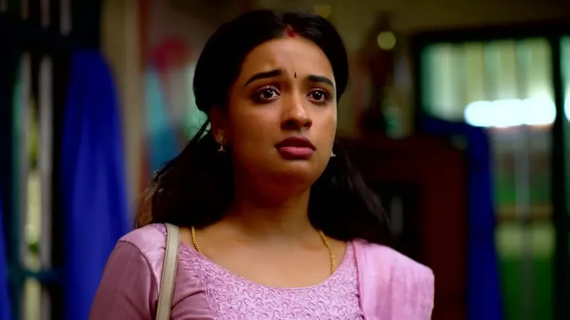 Sathyabhama is Shocked to See Vishnu in Jail