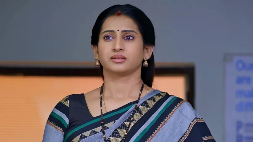 Showrya Saves Kalyani's Life
