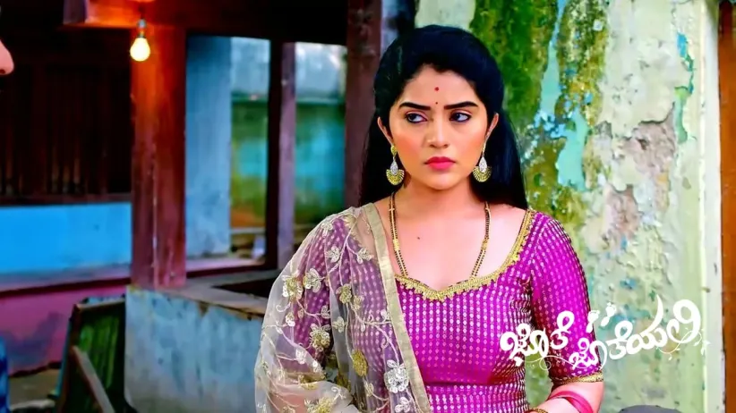 Anu Asks Aradhana a Shocking Question