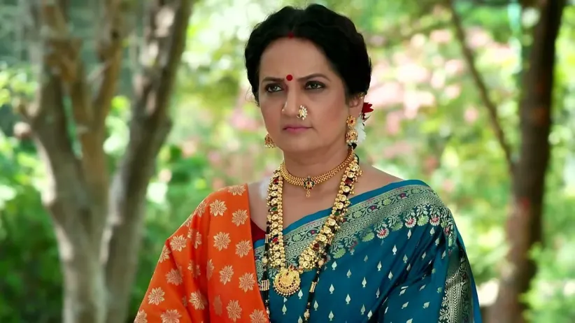 Akshara Praises Adhipati
