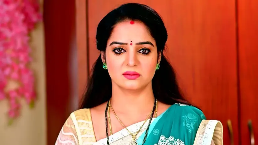Jayanthi Brainwashes Unni