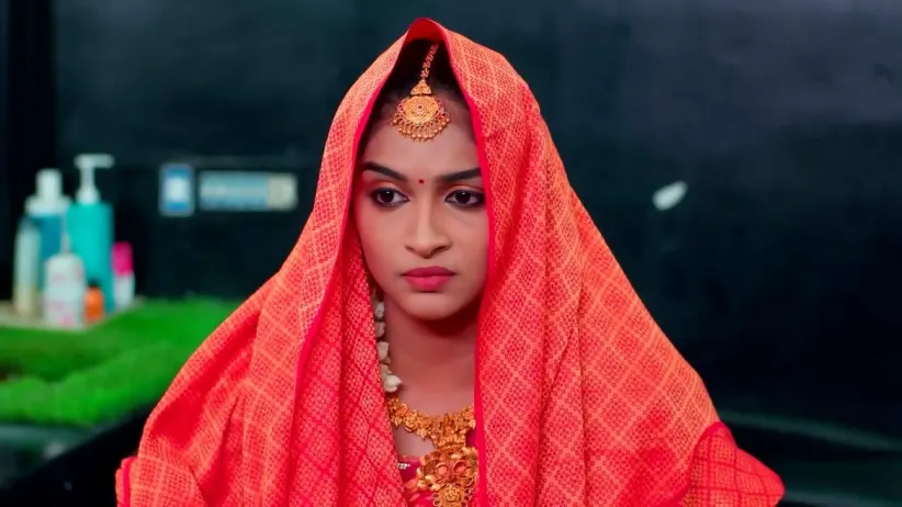 Deepa Questions Raju | Karthigai Deepam