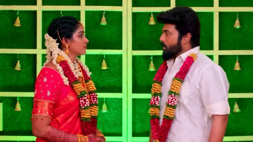 Aishwarya Fails to Believe Deepa | Karthigai Deepam