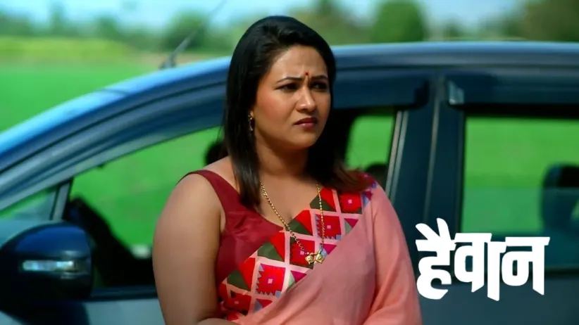 Neelam Gives Money to Ajit