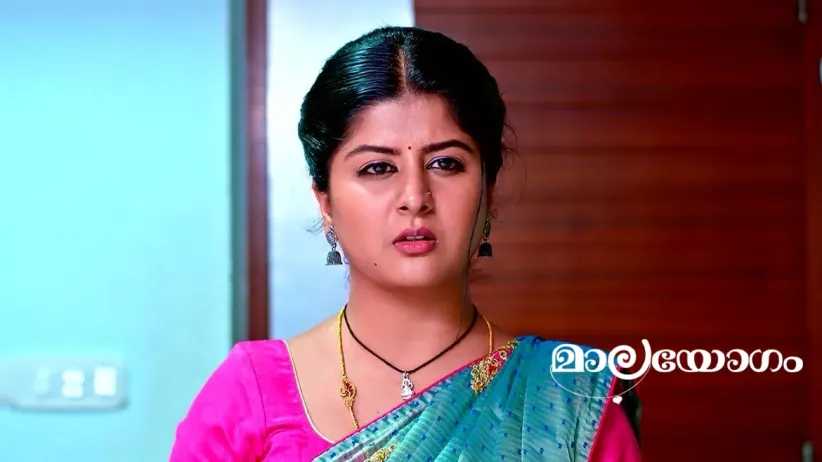 Janaki Sprays Choloroform on Malavika
