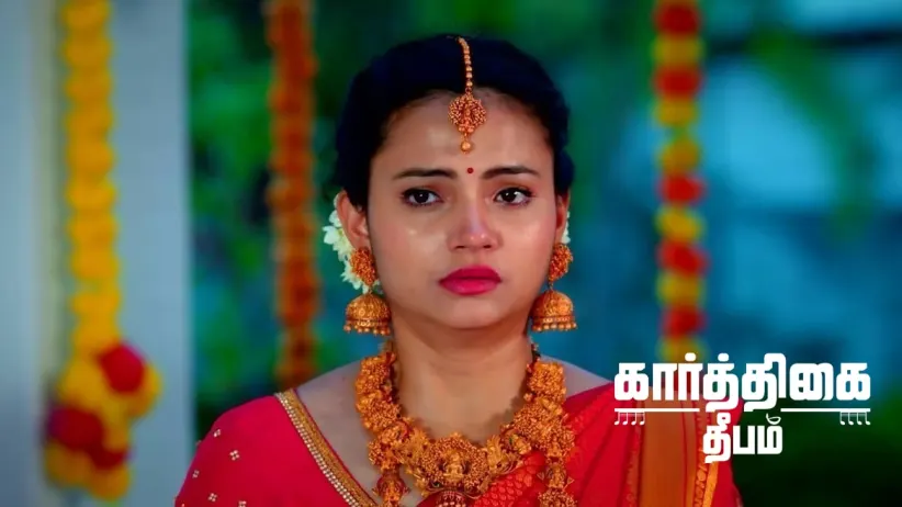 Meenakshi Opposes Aishwarya