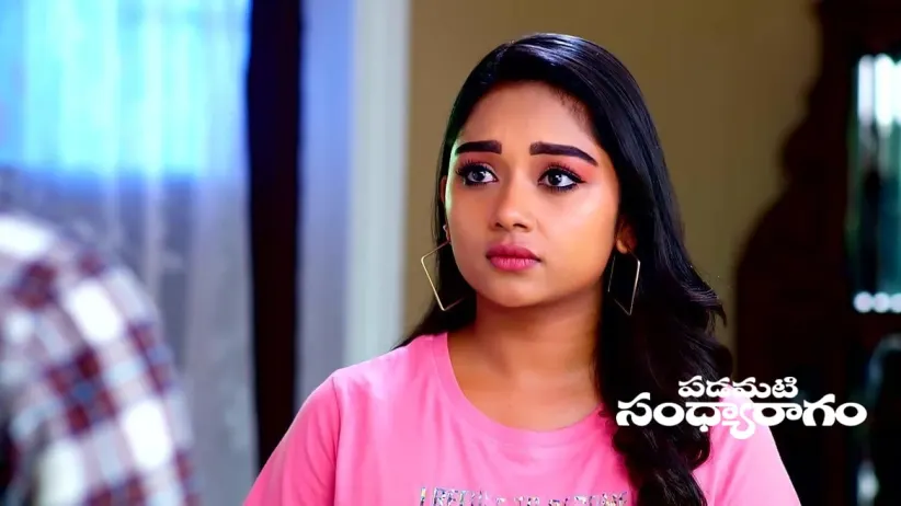 Janaki Sees Srinu with Aadhya