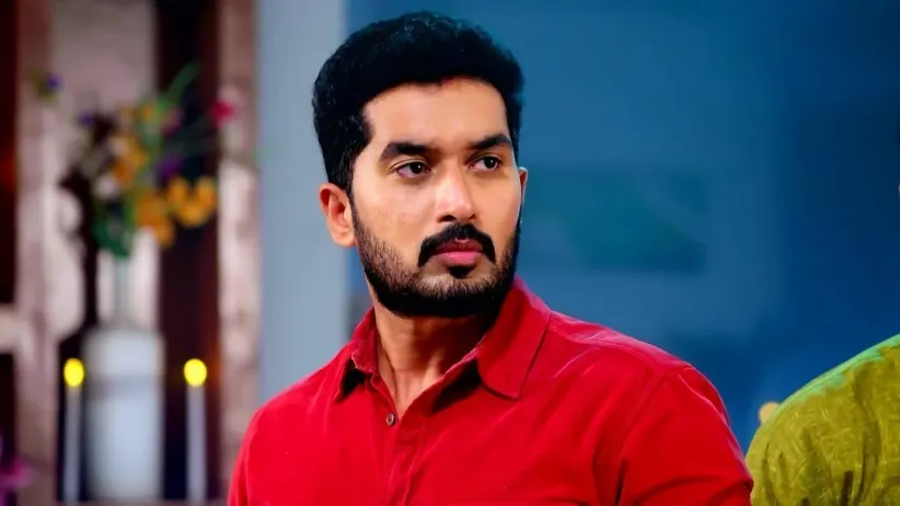 Sakala Disapproves of Karthik Marrying Radhika