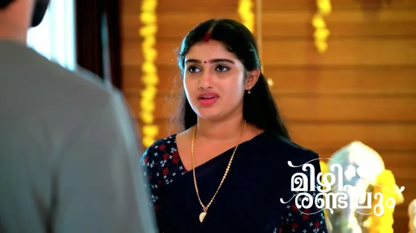Kavitha Stops Lakshmi from Leaving the House