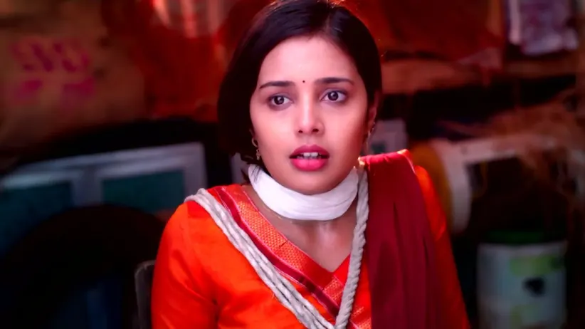 Adhipati Comes to Akshara's Rescue | Tula Shikvin Changlach Dhada | Promo