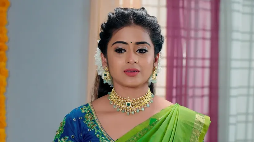 Radhika Learns about Amar’s Accident