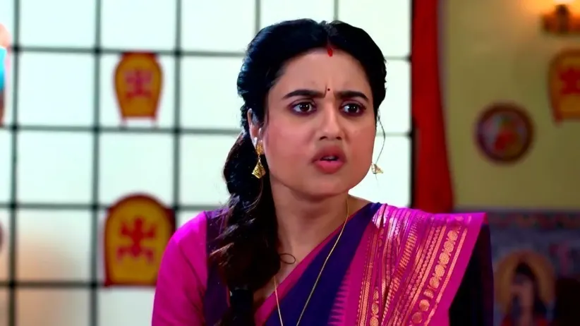Ahana Puts Up an Act | Tomar Khola Hawa