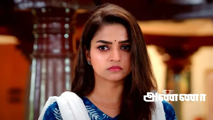 Rathna Hides the Truth from Shanmugham