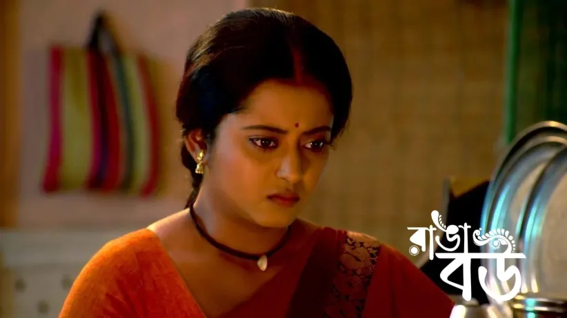 Pakhi Gets to Dress Up a Bride