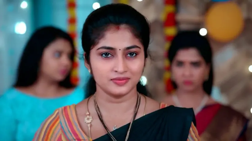 Vanathi Lights the Candle on the Cake | Peranbu