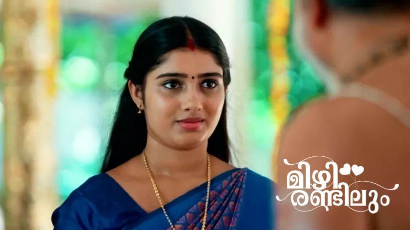 Lakshmi Performs the ‘Shatrusamhara Puja’