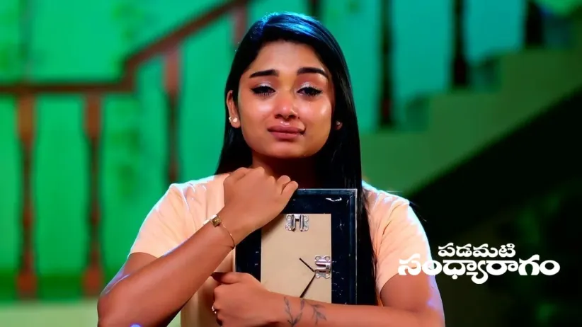 Raghuram Sees Janaki Crying for Aadhya