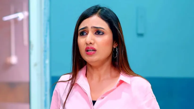 Shyamala Blackmails Preeti