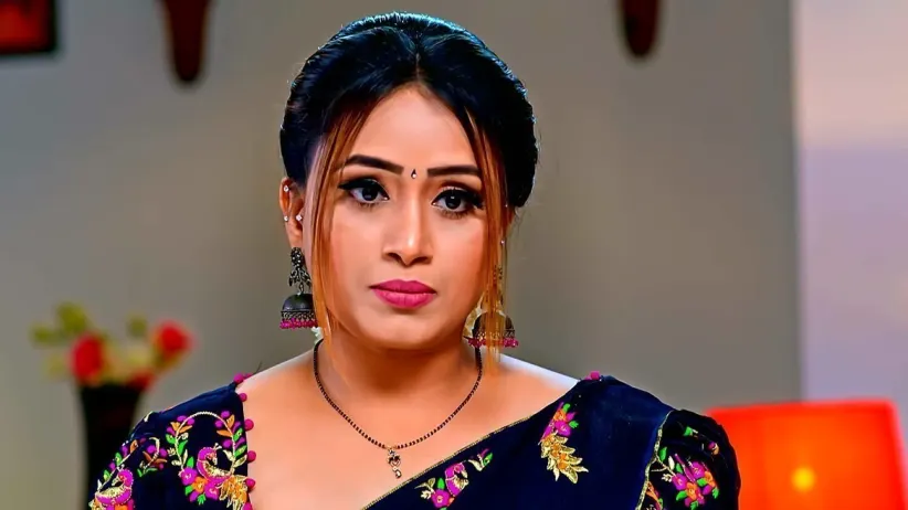 Parvathy Apologises to Adinarayana
