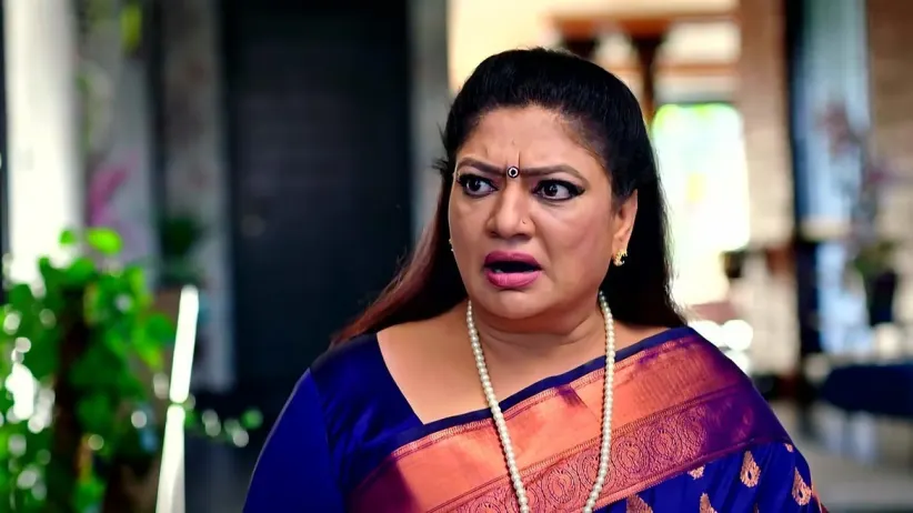 A Call by Manya Shocks Shakuntala