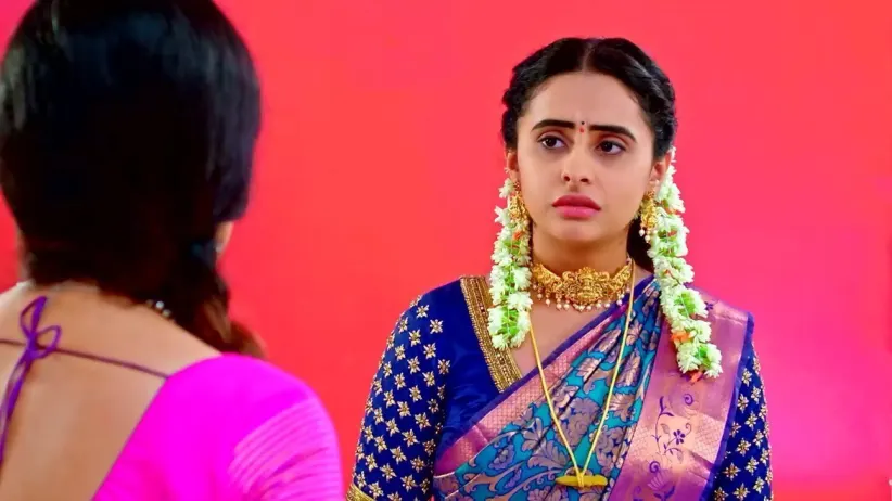 Sneha Refuses to Accept Kanthi's Help