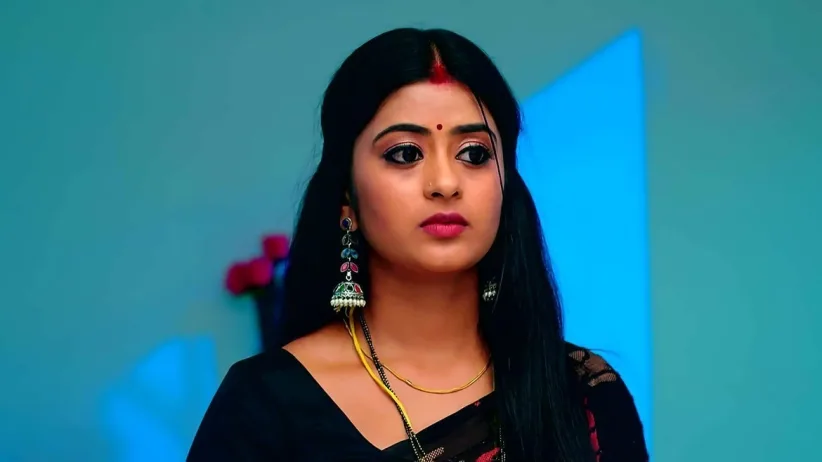 Mithra Protects Bhagyalakshmi from Fire