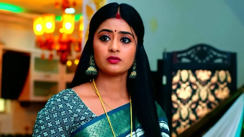 Mithra Gifts Bhagyalakshmi a Saree