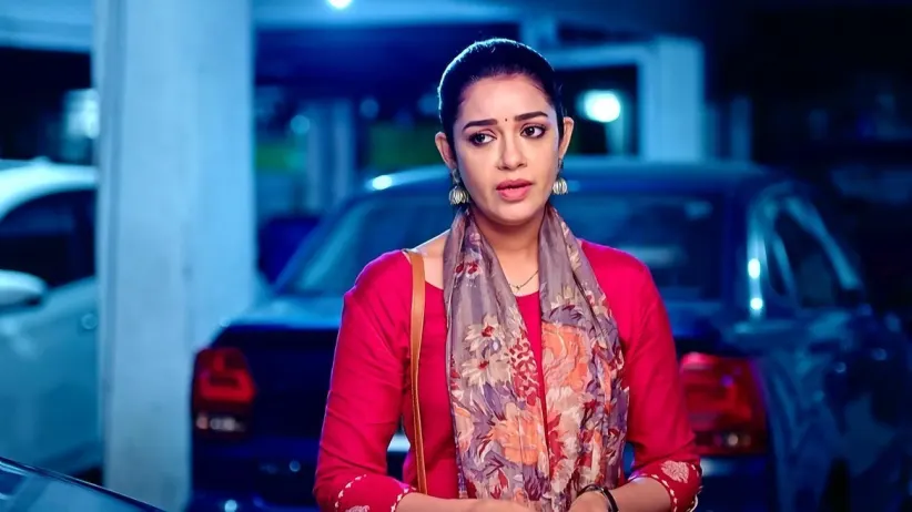 Pankaja Bombards Bhoomika with Questions