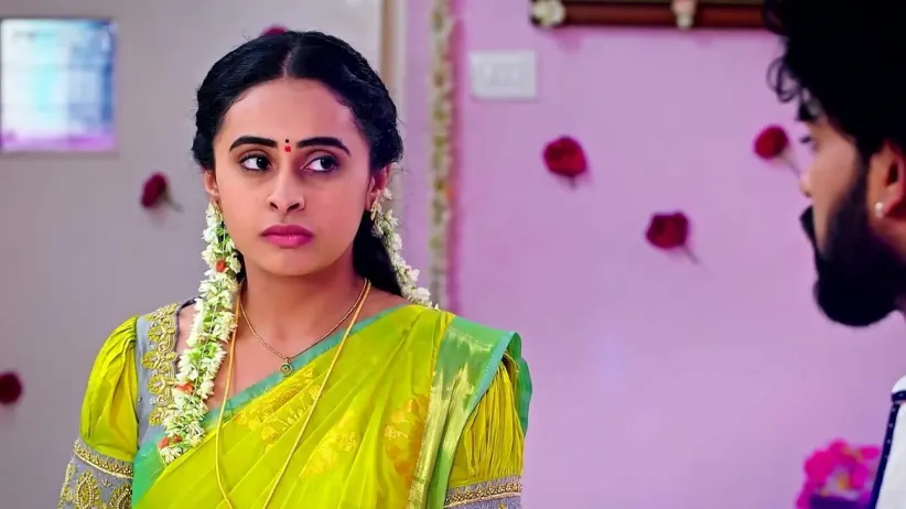 Kanthi Tries to Reason with Sneha