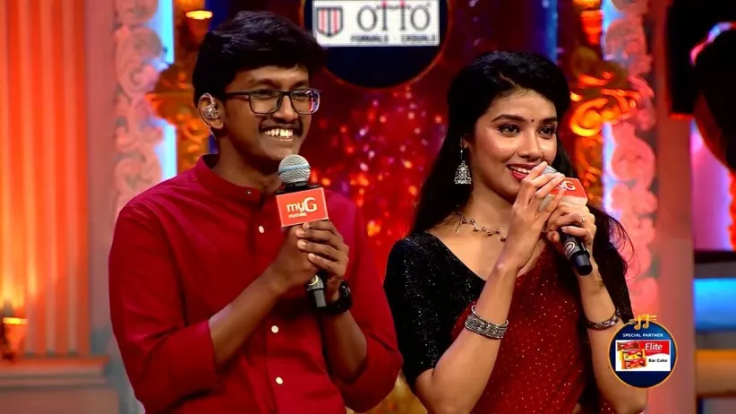 Gaayathri and Arjun Sing 'Malare Mounama'