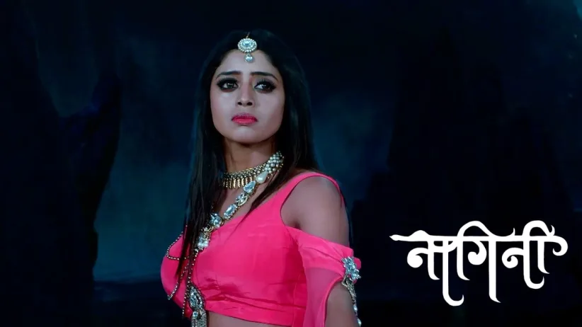 Shivani Saves Mayuri from Sheshnag