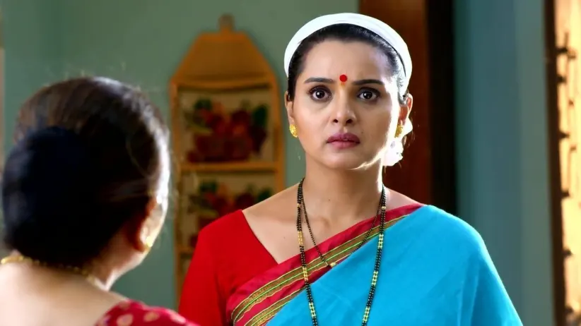 Aaji Talks to Uma about Sandhya | Sara Kahi Tichyasathi