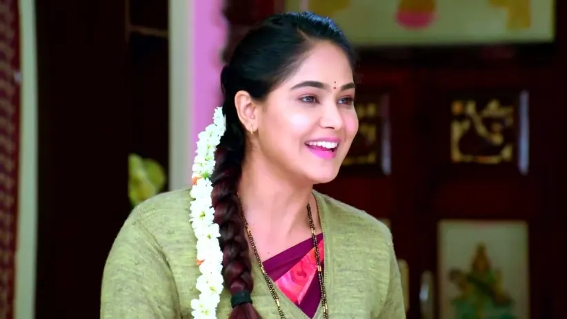 Janani Invites Paarvathi for the Naming Ceremony | Paaru