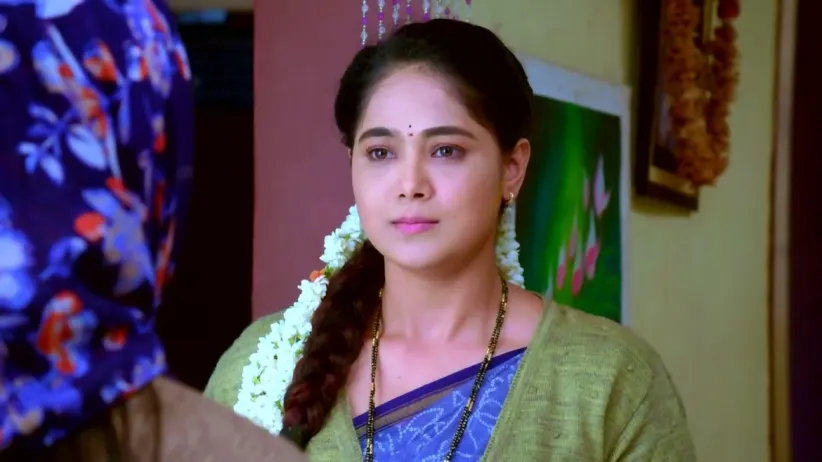 Janani Shares Her Plight with Paarvathi | Paaru