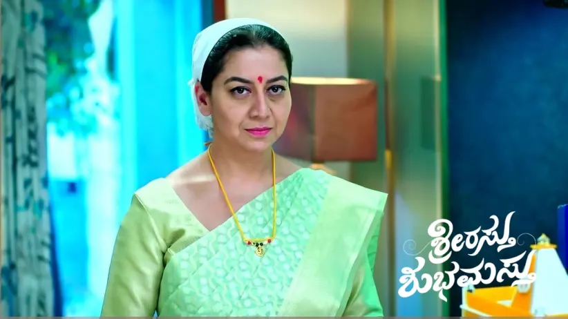 Dathatreya Prepares for 'Varamahalakshmi' Puja