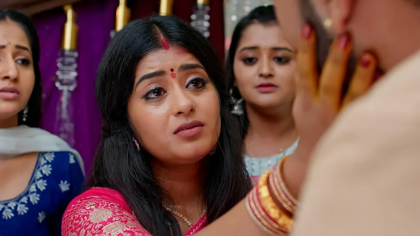 Bhagyalakshmi Saves Mithra from Danger